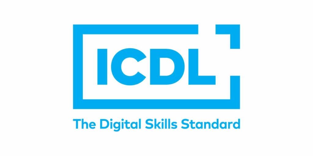 Logo ICDL, attestant de la certification de Marie en webmarketing, spécialisation rédaction web SEO et SEA.